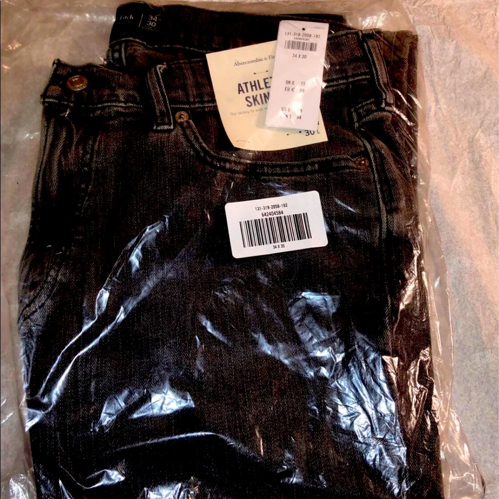 Abercrombie & Fitch athletic grey skinny jeans